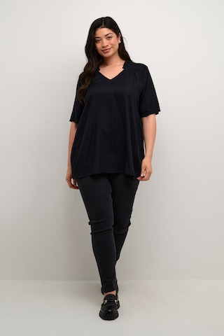 KAFFE CURVE Blouse 'Tine' in Zwart