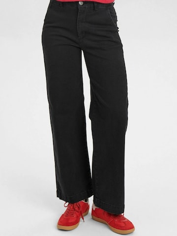 NÜMPH Loosefit Farkut värissä musta: etupuoli