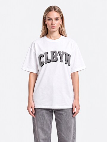 Maglietta 'CLBYN® Premium T-Shirt' di CLBYN® in bianco