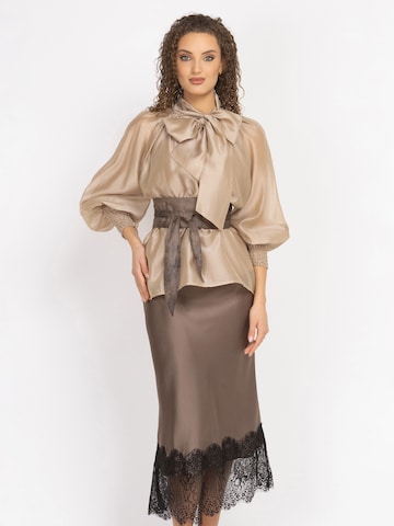 JIORO Blouse 'ESSENTIALS' in Beige