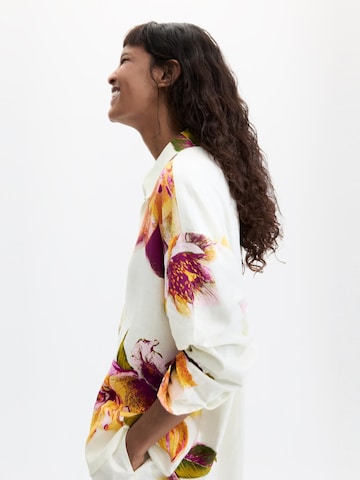Desigual - Blusa en blanco