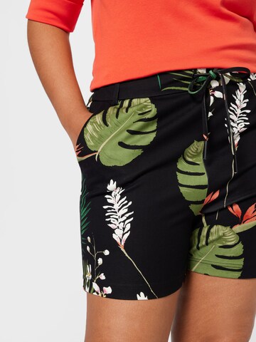 ONLY Curve Regular Shorts 'POPTRASH' in Schwarz