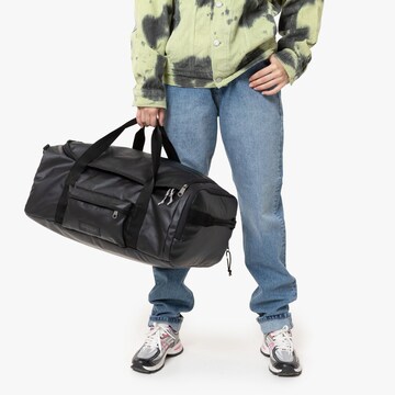 Borsa weekend 'Tarp Duffl'r' di EASTPAK in grigio: frontale