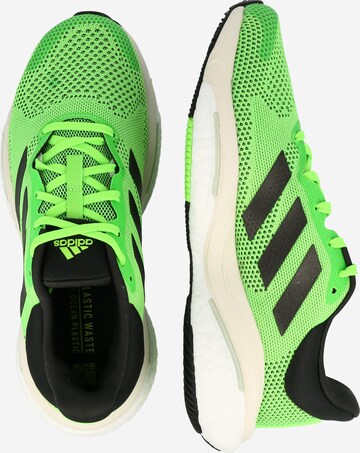 ADIDAS SPORTSWEAR Σνίκερ χαμηλό 'Solarglide 5' σε πράσινο