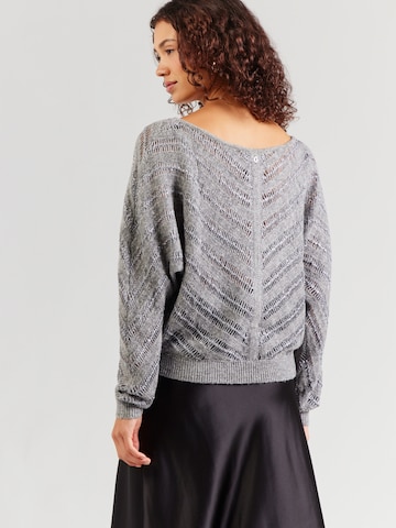 GUESS - Pullover 'CECILIA' em cinzento