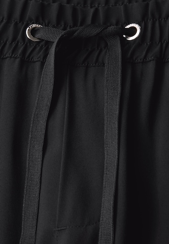 STREET ONE Regular Hose in Schwarz