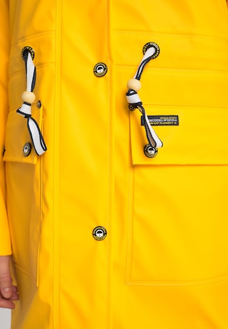 Schmuddelwedda Raincoat in Yellow