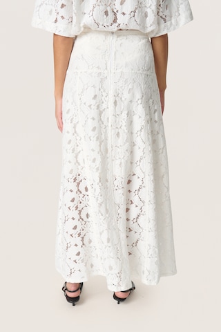 Jupe 'Taya' SOAKED IN LUXURY en blanc