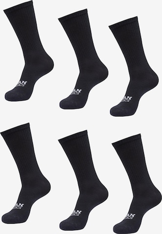 Urban Classics Socks in Black: front