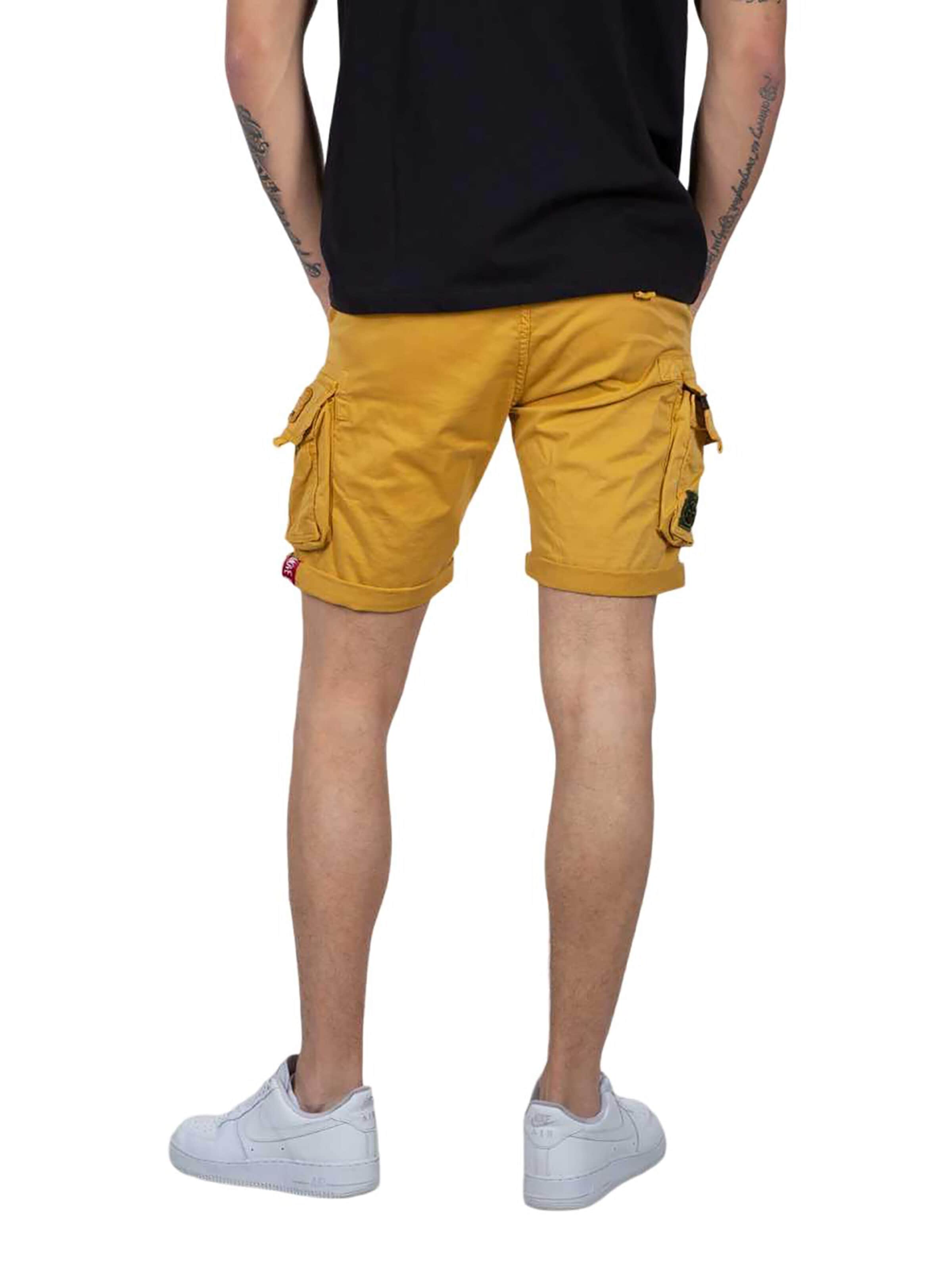 Coupe slim Pantalon cargo ALPHA INDUSTRIES en jaune