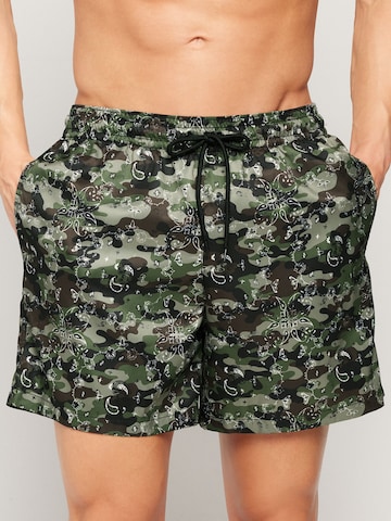 Tezenis Badeshorts in Grün