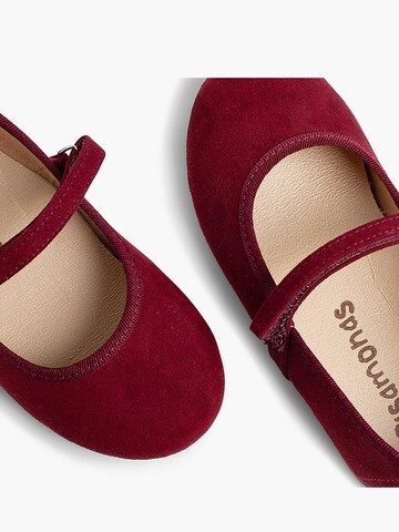 Pisamonas - Bailarina en rojo