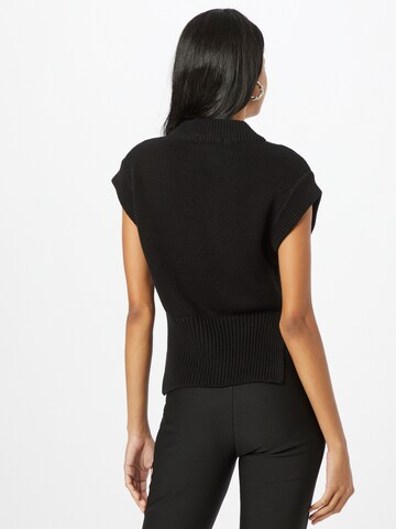 Gina Tricot Пуловер 'Meg' в черно
