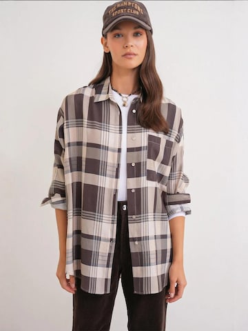 MixRay - Blusa em castanho: frente