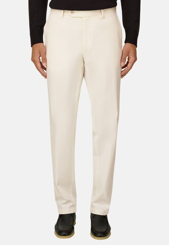 Boggi Milano Slim fit Chino trousers in White: front