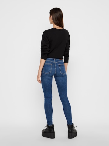 PIECES Skinny Jeans 'Delly' in Blau