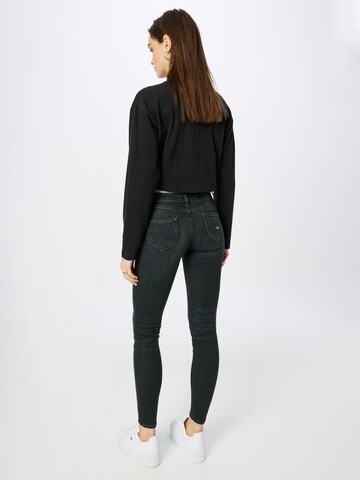 Tommy Jeans Slimfit Jeans 'SOPHIE' i svart