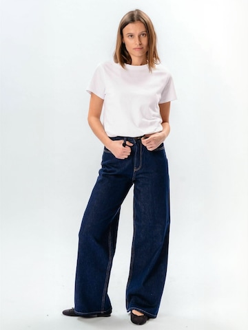 TEESHOPPEN - regular Vaquero ' Wide ' en azul: frente