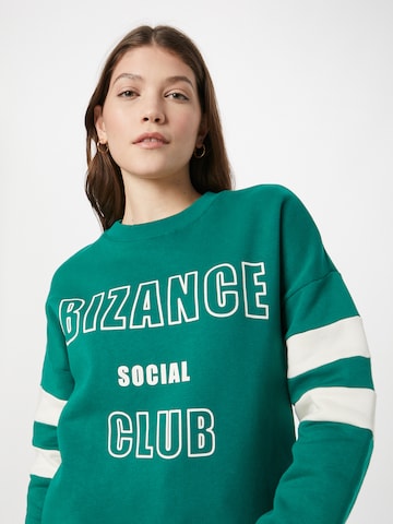 Bizance Paris Sweatshirt 'STEEVE' in Green