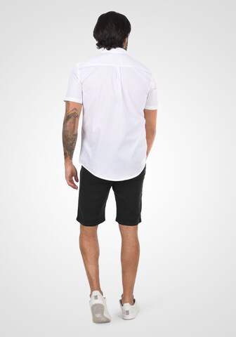 !Solid - regular Pantalón chino en negro