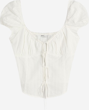 Bluză de la Bershka pe alb: față