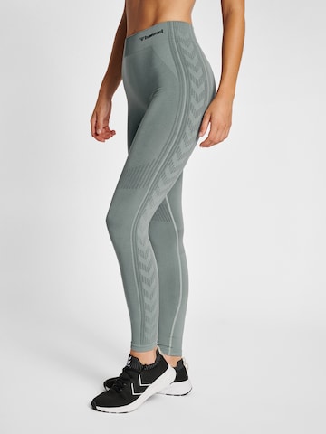 Hummel Skinny Sportbroek in Groen: voorkant