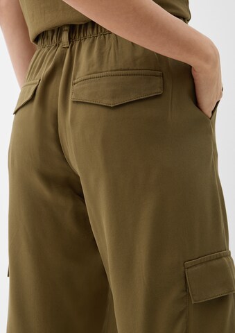 s.Oliver Tapered Cargo trousers in Green
