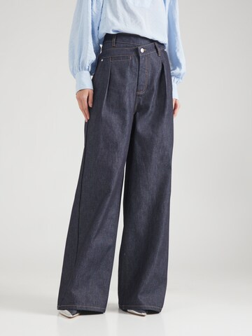 Munthe Wide leg Pleat-front jeans 'SHELLIE' in Blue: front