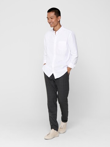 Coupe slim Chemise 'Alvaro' Only & Sons en blanc