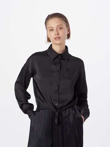 GUESS Μπλούζα σε μαύρο: μπροστά