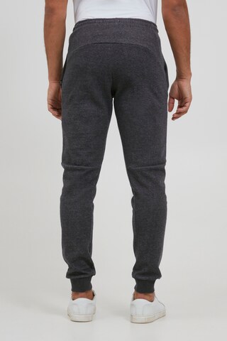 Tapered Pantaloni 'Napanee' di INDICODE JEANS in grigio