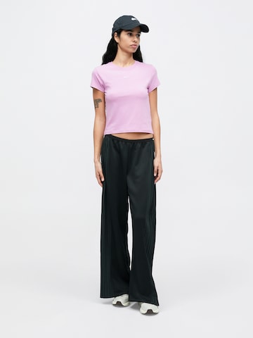 Nike Sportswear Bő szár Nadrág - fekete