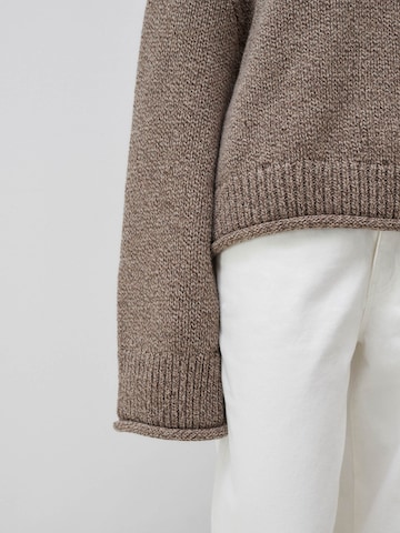 ABOUT YOU x Marie von Behrens Sweater 'Suzi' in Brown