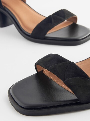 Next Sandalen met riem 'Forever' in Zwart