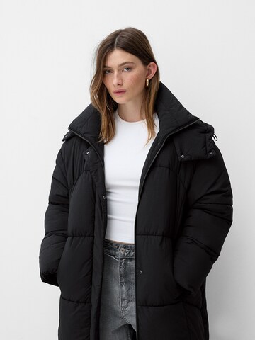 Bershka Wintermantel in Zwart