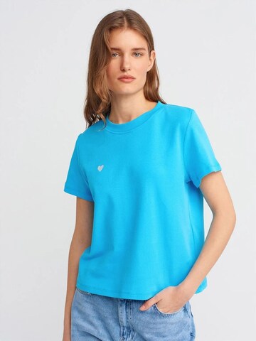 T-shirt Dilvin en bleu : devant