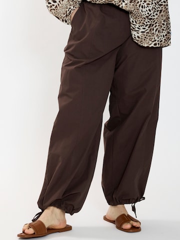 Zhenzi Pants 'Manda 1638' in Brown: front