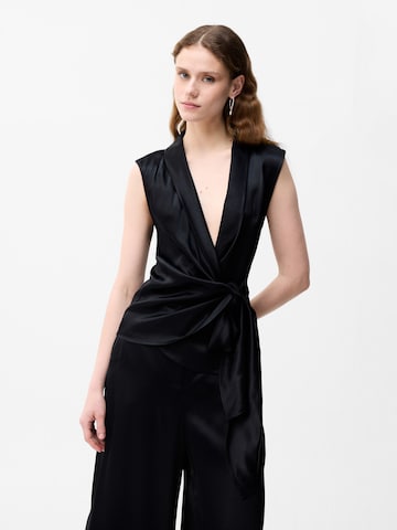 adl Blouse in Black: front