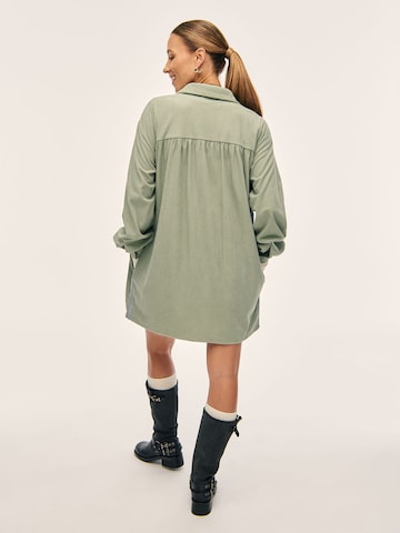 Rochie tip bluză de la Kamila Šikl pe verde