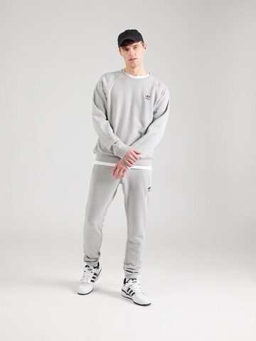 ADIDAS ORIGINALS Sweatshirt 'Trefoil Essentials' in Grey