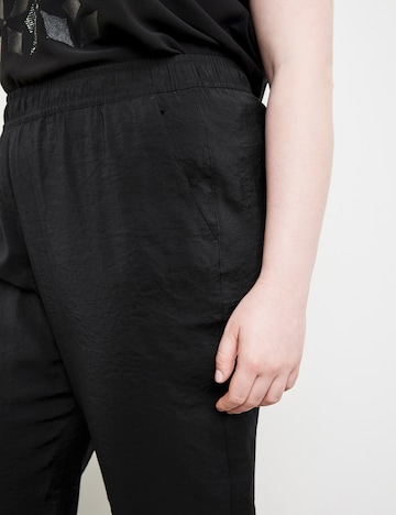 regular Pantaloni di SAMOON in nero