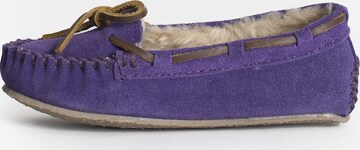 Minnetonka Flats 'Cassie' in Purple: front