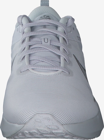 NIKE - Sapatilha de corrida 'Downshifter 12' em branco