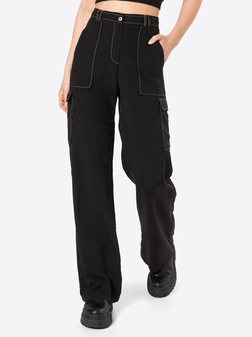 Trendyol Loose fit Cargo trousers in Black: front