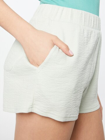 Brava Fabrics Regular Shorts in Grün