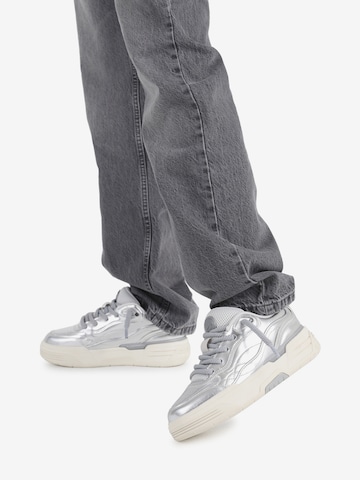 brx by BRONX Sneakers laag 'Skat-Err' in Zilver: voorkant