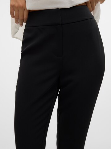 VERO MODA Slimfit Kalhoty 'VMCIRI' – černá