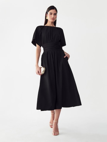 Rochie 'Penny' de la Willa pe negru
