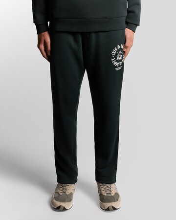 Lyle & Scott Regular Broek 'Ship Insignia' in Blauw: voorkant