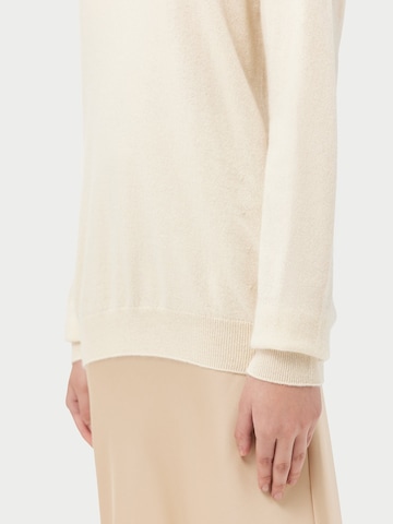 GOBI Cashmere Trui 'Women's Essential Cashmere Crewneck Sweater' in Wit